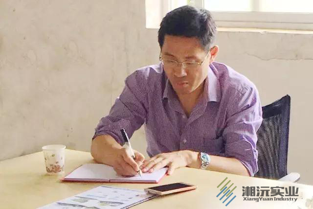 常德湘沅實(shí)業(yè)有限公司,常德垂直垃圾壓縮站,地埋式垃圾壓縮站,電動(dòng)人力斗車,電動(dòng)三輪高壓清運(yùn)車,電動(dòng)助力拉車 常德湘沅實(shí)業(yè)有限公司,常德垂直垃圾壓縮站,地埋式垃圾壓縮站,電動(dòng)人力斗車,電動(dòng)三輪高壓清運(yùn)車,電動(dòng)助力拉車